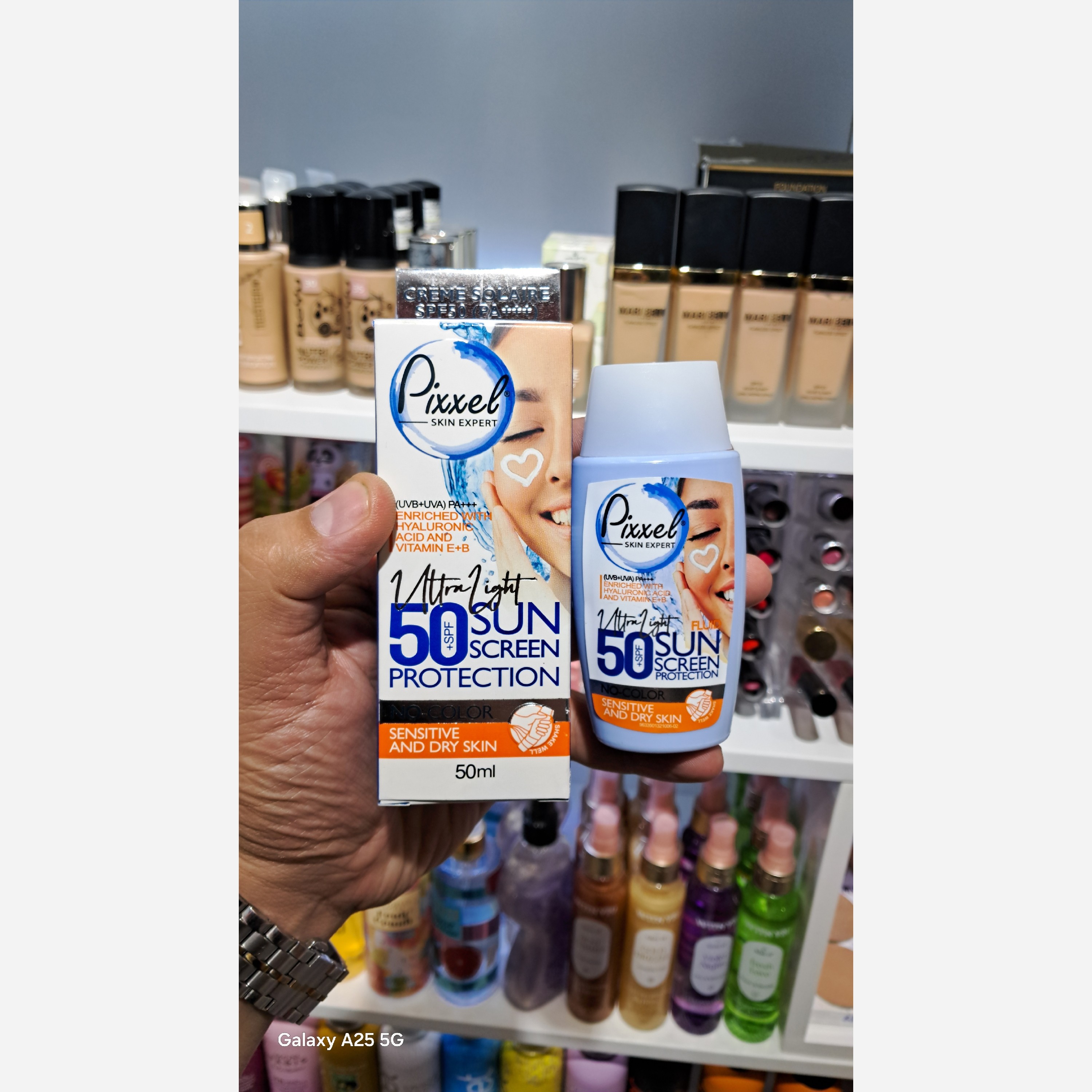 کرم ضدآفتاب پیکسل بیرنگ پوست خشک و حساسspf 50